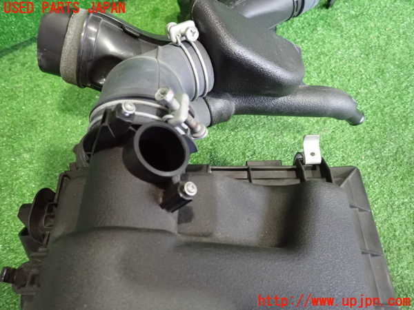 2UPJ-9233392560]レクサス・CT200h(ZWA10)エアクリーナーボックス 中古_4