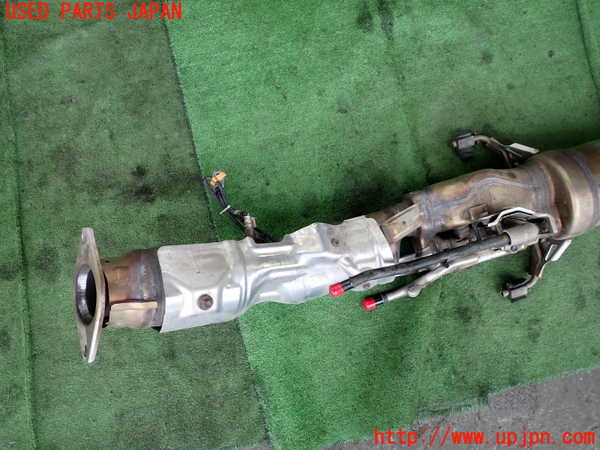 2UPJ-9233392661]レクサス・CT200h(ZWA10)触媒1 中古_2