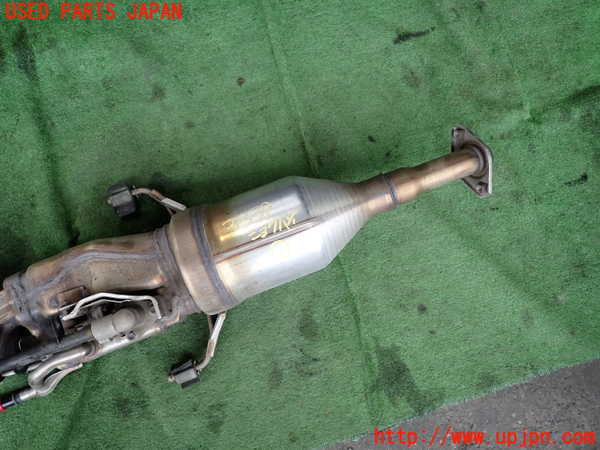 2UPJ-9233392661]レクサス・CT200h(ZWA10)触媒1 中古_3
