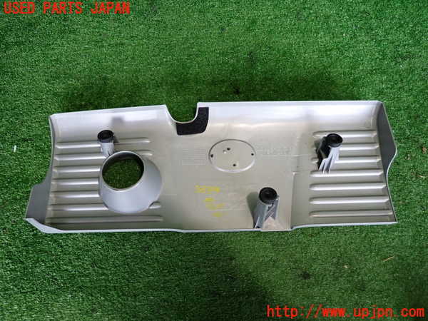 2UPJ-9233392160]レクサス・CT200h(ZWA10)エンジンアッパーカバー 中古_2