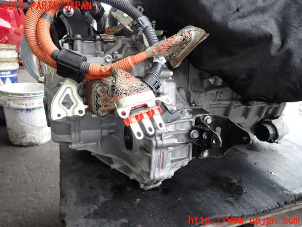 2UPJ-9233393010]レクサス・CT200h(ZWA10)ミッション AT 2ZR-FXE 中古_2