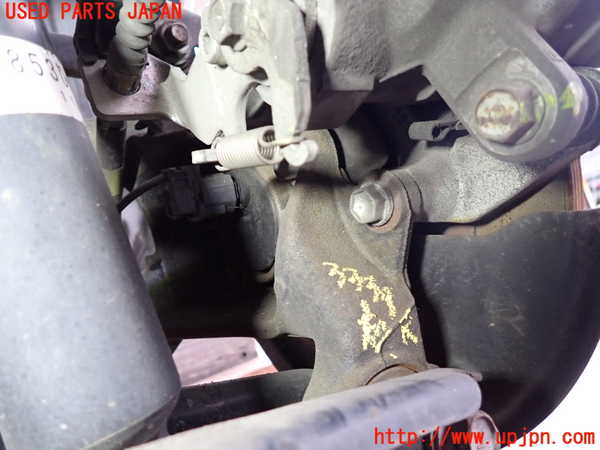 2UPJ-9233394300]レクサス・CT200h(ZWA10)右リアナックルハブ 中古_2