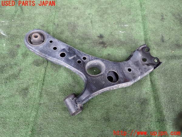 2UPJ-9233395176]レクサス・CT200h(ZWA10)右フロントロアアーム1 中古_2