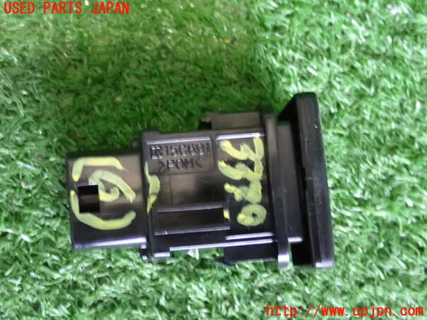 2UPJ-9233396311]レクサス・CT200h(ZWA10)スイッチ6 (車両接近音OFF) 中古_2