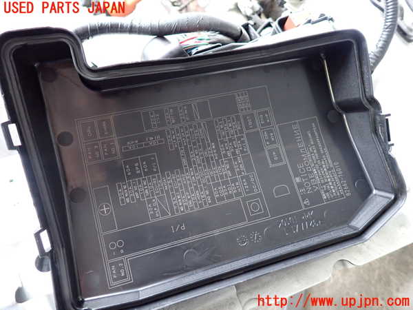 2UPJ-9233396741]レクサス・CT200h(ZWA10)ヒューズボックス1 中古_3