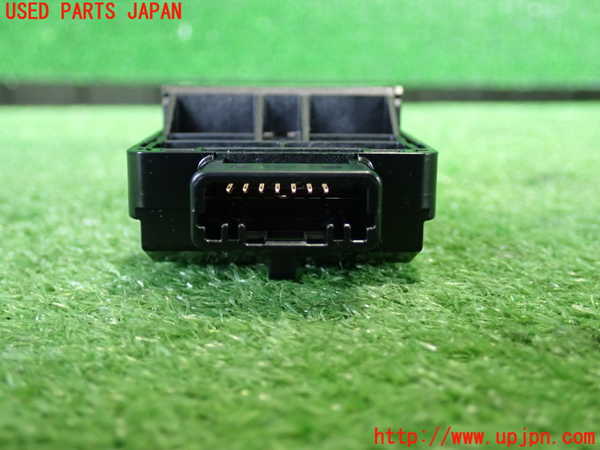 2UPJ-9233396290]レクサス・CT200h(ZWA10)ハザードスイッチ 中古_3