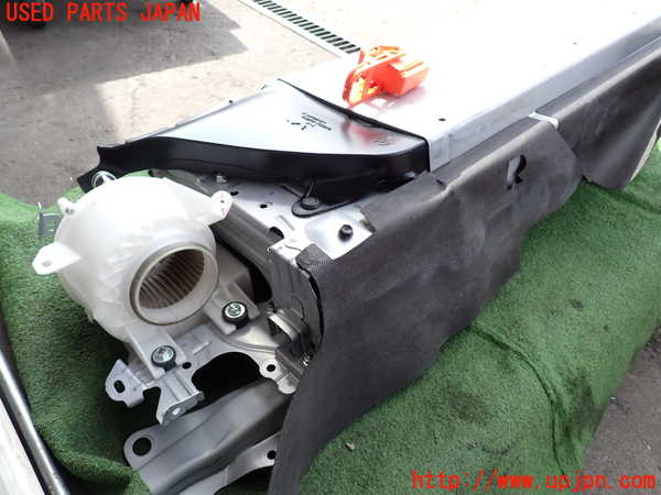 2UPJ-9233396911]レクサス・CT200h(ZWA10)ハイブリッドバッテリー1 中古_2