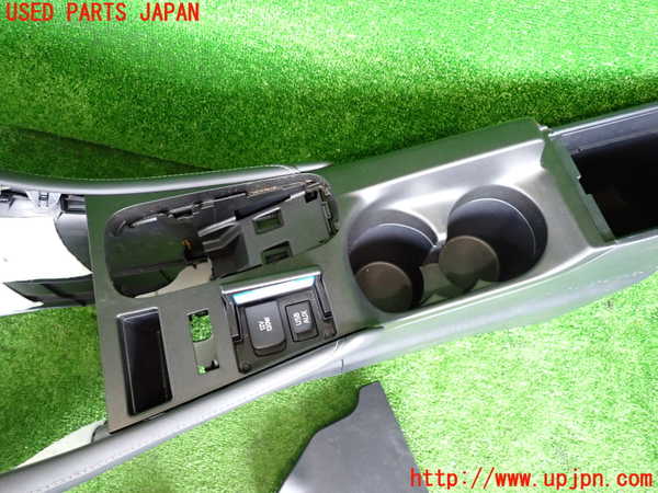 2UPJ-9233397540]レクサス・CT200h(ZWA10)センターコンソール 中古_2