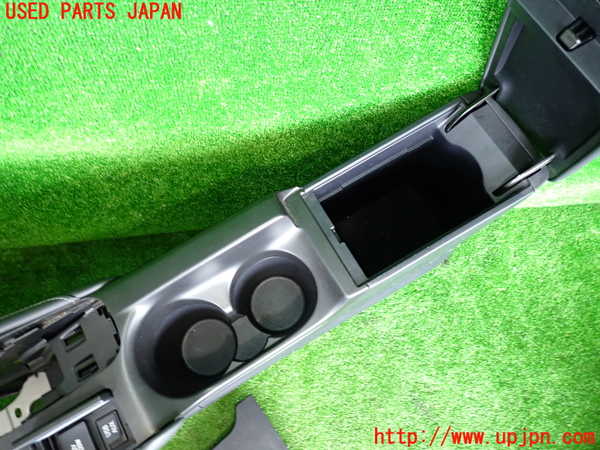 2UPJ-9233397540]レクサス・CT200h(ZWA10)センターコンソール 中古_3