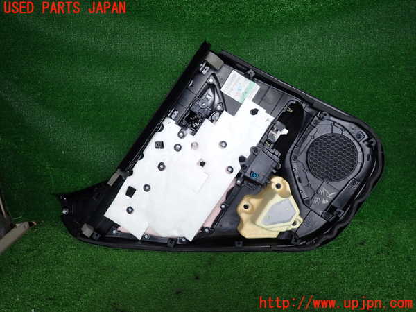2UPJ-9233391294]レクサス・CT200h(ZWA10)右後ドア内張り 中古_2