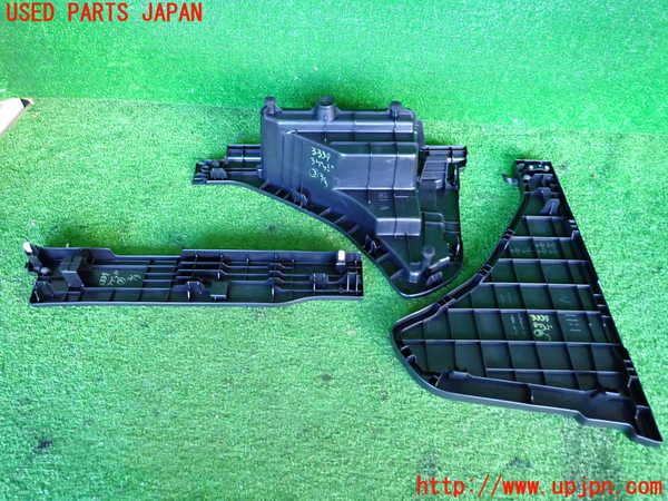 2UPJ-9233397773]レクサス・CT200h(ZWA10)ラゲッジトレイ3 中古_3