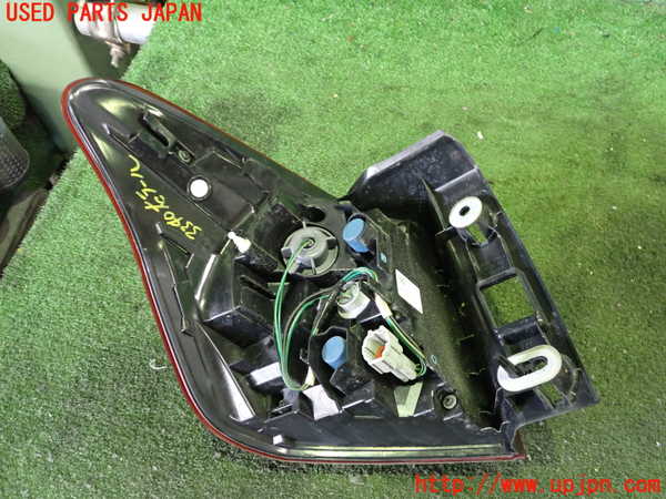 2UPJ-9233401530]レヴォーグ(VM4)右テールランプ 中古_2
