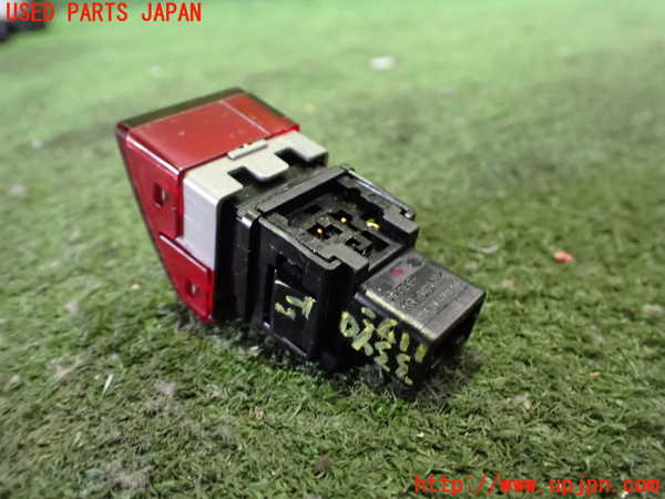2UPJ-9233406290]レヴォーグ(VM4)ハザードスイッチ 中古_2