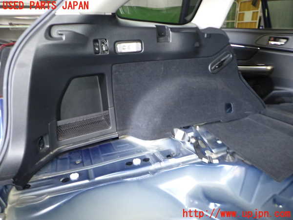 2UPJ-9233407680]レヴォーグ(VM4)左リアピラートリム 中古_3