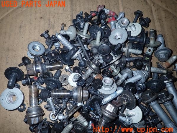 3UPJ=9233410720]ボルボ V60 T4 Rデザイン(FB4164T)ネジ・ナット・ステー類 セット ジャンク_3