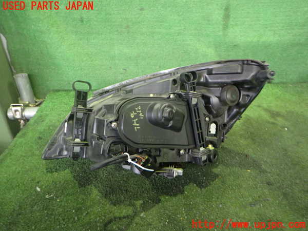 2UPJ-9233411130]ボルボ・V60(FB4164T)右ヘッドライト HID 中古_2