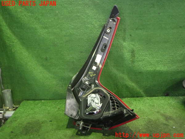 2UPJ-9233411536]ボルボ・V60(FB4164T)左テールランプ 中古_3