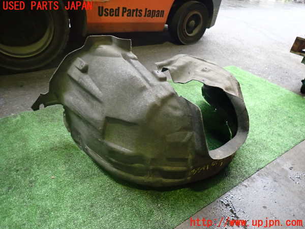 2UPJ-9233411090]ボルボ・V60(FB4164T)右前フェンダーライナー 中古_2