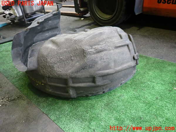 2UPJ-9233411090]ボルボ・V60(FB4164T)右前フェンダーライナー 中古_3