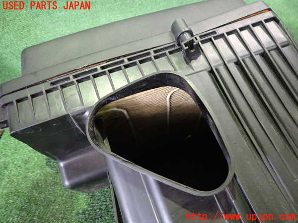 2UPJ-9233412560]ボルボ・V60(FB4164T)エアクリーナーボックス 中古_3