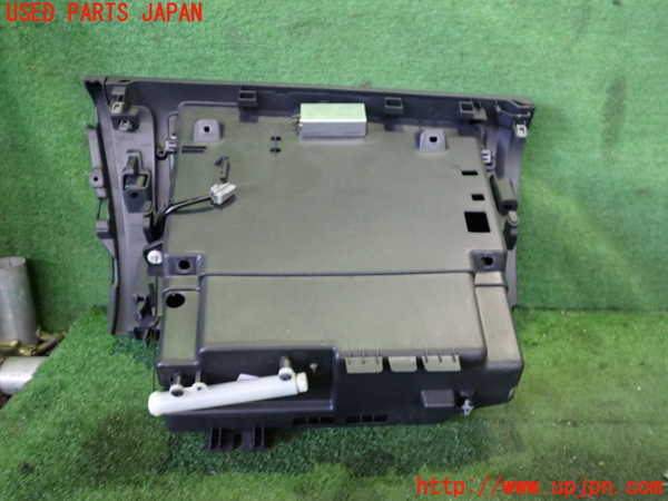 2UPJ-9233417516]ボルボ・V60(FB4164T)グローブボックス1 中古_4