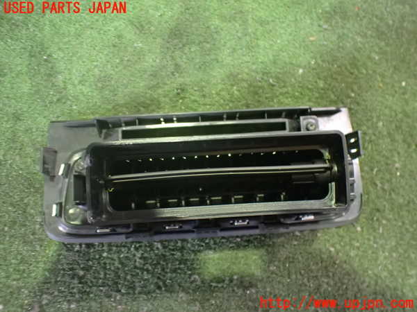 2UPJ-9233417526]ボルボ・V60(FB4164T)エアコン吹き出し口1 (真中) 中古_2