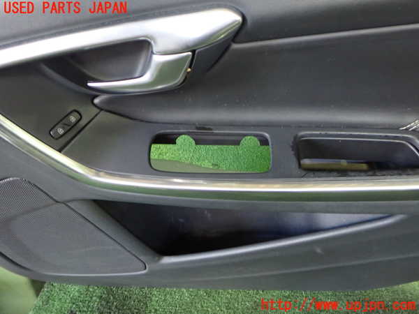 2UPJ-9233411234]ボルボ・V60(FB4164T)右前ドア内張り 中古_3
