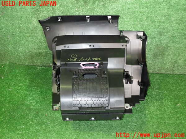 2UPJ-9233427516]ノート オーラ(AURA)(FE13)グローブボックス1 (ジャンク品) 中古_4