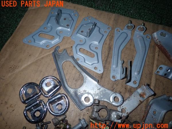 3UPJ=9233440720]クラウンマジェスタ(JZS177 170系)ネジ・ナット・ステー類 セット ジャンク_2