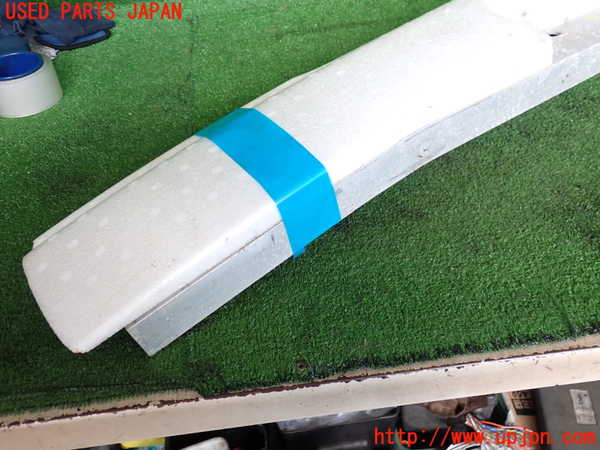 2UPJ-9233441014]クラウン マジェスタ(JZS177)フロントバンパーホースメント 中古_2