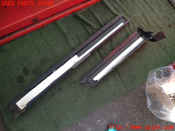 2UPJ-9233441390]クラウン マジェスタ(JZS177)右サイドステップ 中古_5