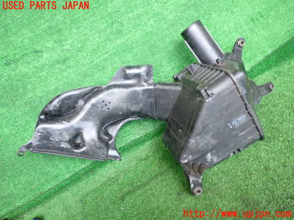 2UPJ-9233442560]クラウン マジェスタ(JZS177)エアクリーナーボックス 中古_4