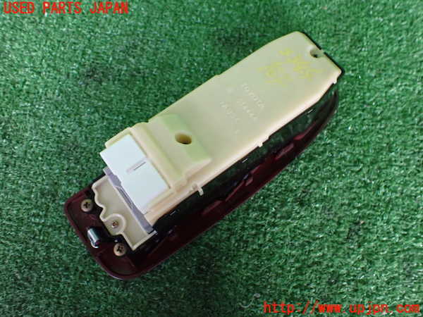 2UPJ-9233446240]クラウン マジェスタ(JZS177)右前パワーウィンドウスイッチ 中古_2