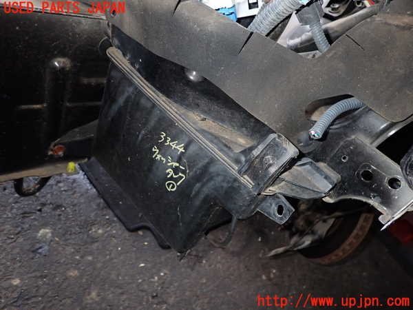 2UPJ-9233446791]クラウン マジェスタ(JZS177)ウォッシャータンク1 中古_2