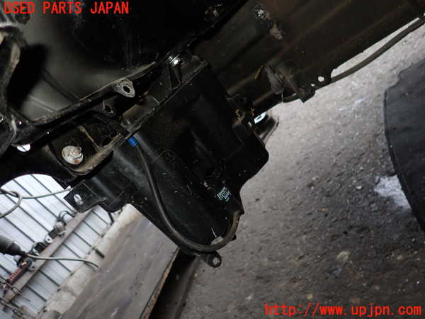 2UPJ-9233446791]クラウン マジェスタ(JZS177)ウォッシャータンク1 中古_3