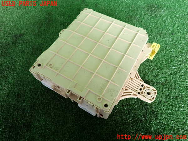 2UPJ-9233446742]クラウン マジェスタ(JZS177)ヒューズボックス2 中古_3