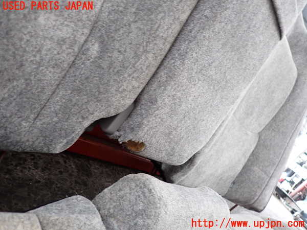 2UPJ-9233447385]クラウン マジェスタ(JZS177)リアシート (ジャンク品) 中古_3