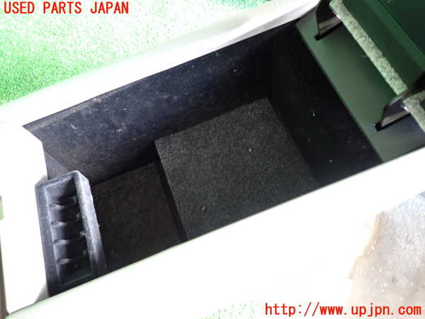 2UPJ-9233447540]クラウン マジェスタ(JZS177)センターコンソール (ジャンク品) 中古_2