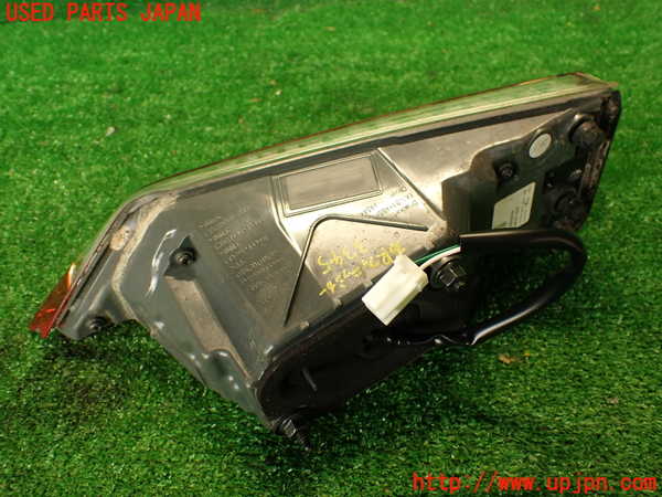 2UPJ-9233451550]レクサス・IS300h(AVE30)右リアフィニッシャー 中古_4
