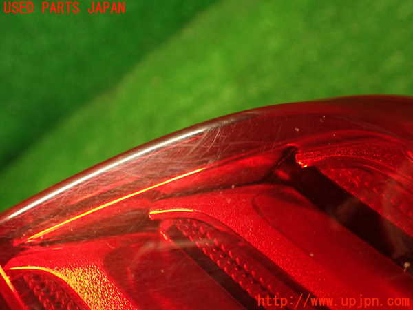2UPJ-9233451530]レクサス・IS300h(AVE30)右テールランプ 中古_2