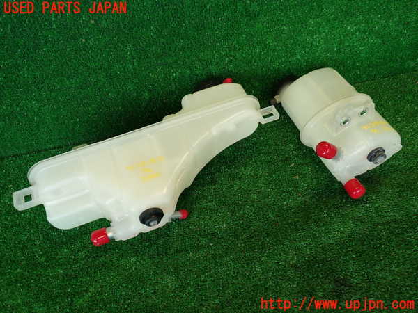 2UPJ-9233452410]レクサス・IS300h(AVE30)ラジエータータンク 中古_2
