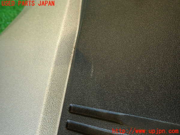 2UPJ-9233452160]レクサス・IS300h(AVE30)エンジンアッパーカバー 中古_3