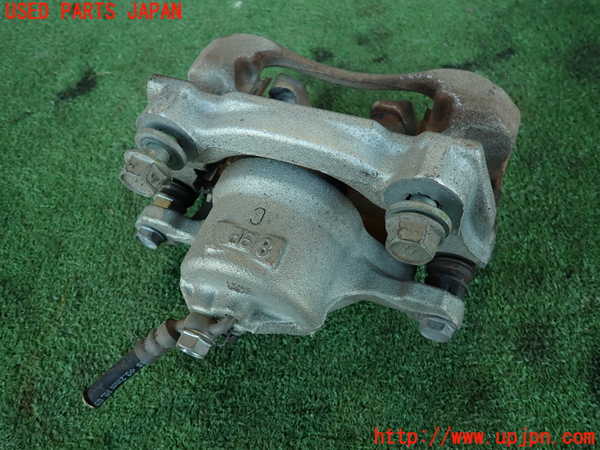 2UPJ-9233454085]レクサス・IS300h(AVE30)左フロントキャリパー 中古_3