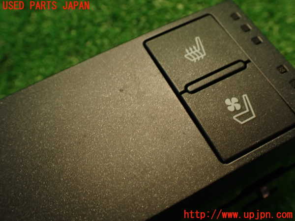 2UPJ-9233456308]レクサス・IS300h(AVE30)スイッチ3 (シート空調) 中古_3