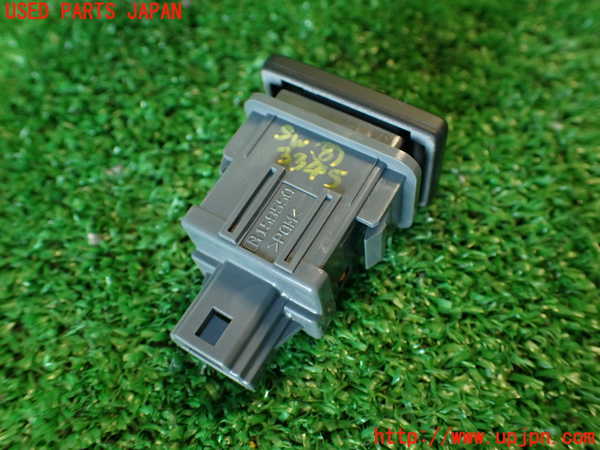 2UPJ-9233456313]レクサス・IS300h(AVE30)スイッチ8 (オートヘッドライト) 中古_3