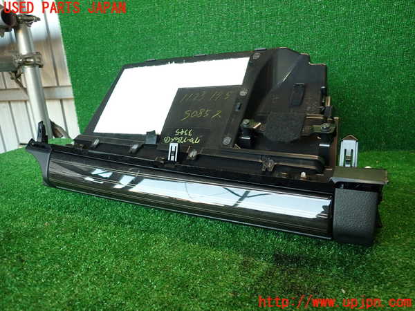 2UPJ-9233457516]レクサス・IS300h(AVE30)グローブボックス1 中古_3