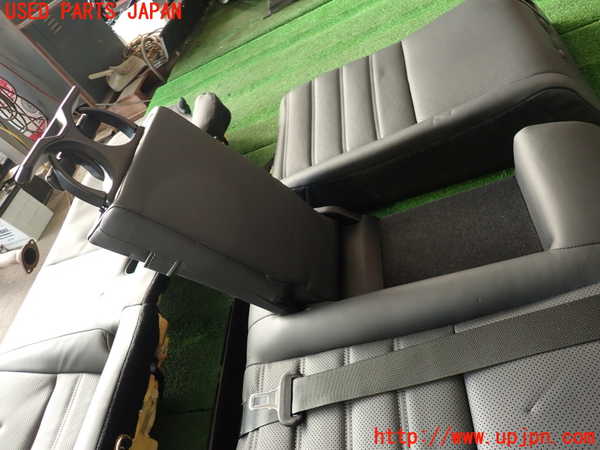 2UPJ-9233457385]レクサス・IS300h(AVE30)リアシート 中古_4