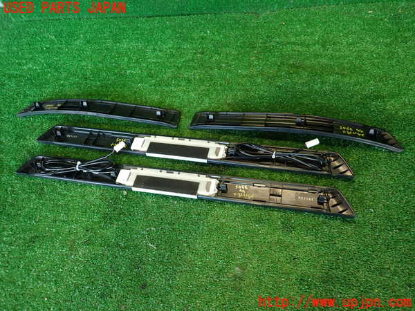 2UPJ-9233457740]レクサス・IS300h(AVE30)スカッフプレート 中古_4