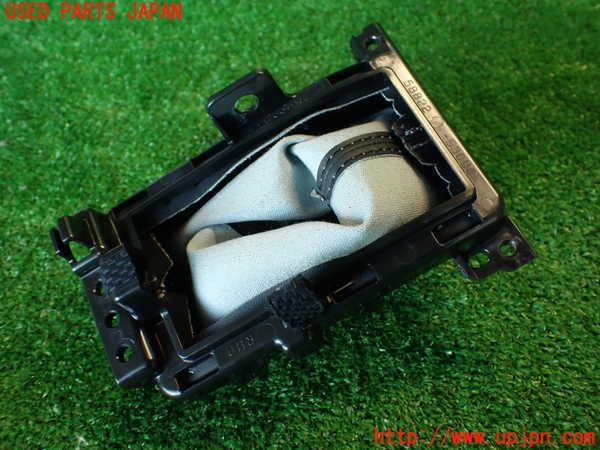 2UPJ-9233457575]レクサス・IS300h(AVE30)シフトブーツ 中古_3