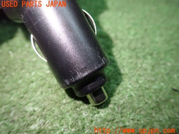 3UPJ=9233460512]ジャガー XF(JB2GA X260)Audi アウディ 純正 USBシガーソケット USB シガーチャージャー 中古_3